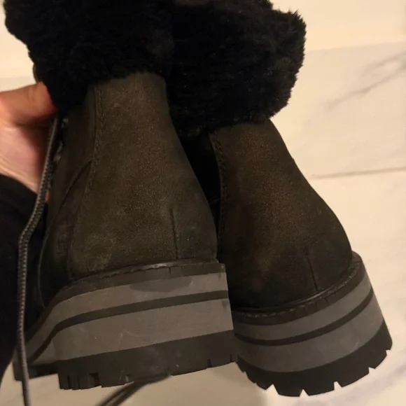Black suede fur trim Timberland booties - Picture 10 of 10